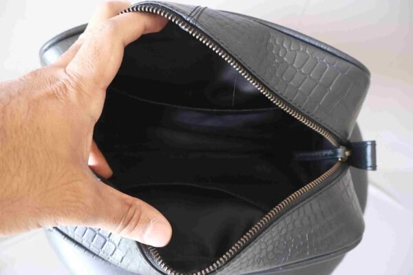 Premium Leather Toiletry Bag, spacious yet stylish travel kit for men and women - Image 5
