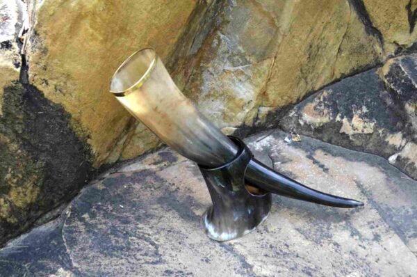 Panoply Premium Viking-Style Drinking Horn with Stand - Image 2