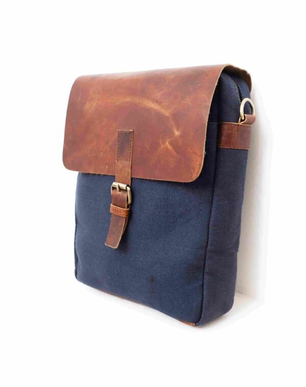 Panoply Leather Side Bag - Image 3
