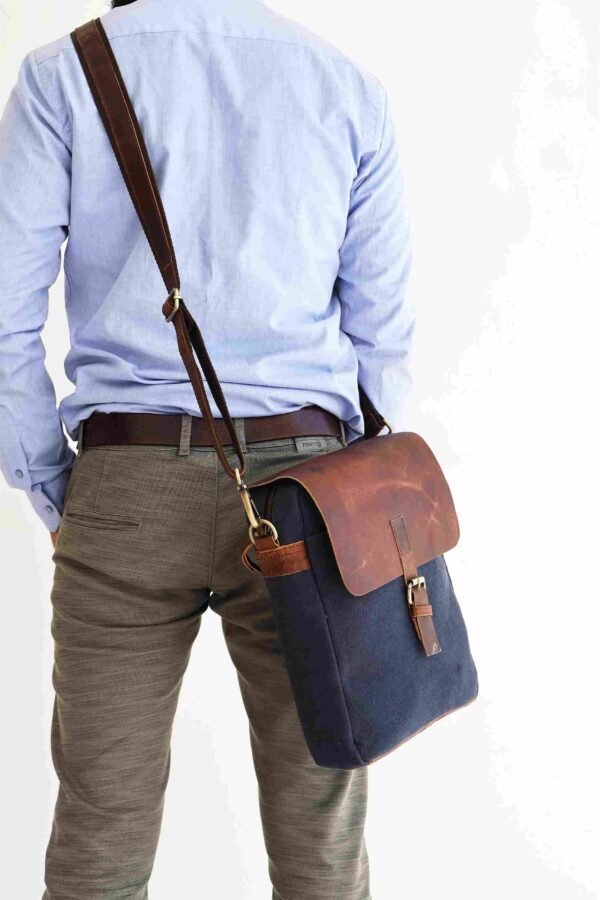 Panoply Leather Side Bag - Image 7