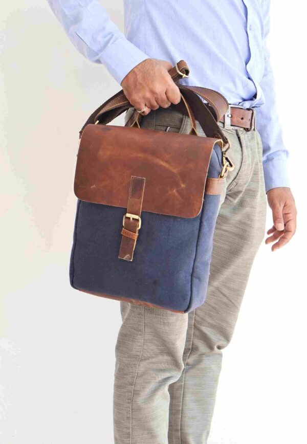 Panoply Leather Side Bag - Image 5