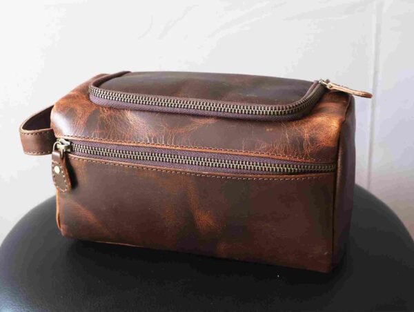 Panoply Leather Brown Toiletry Bag - Image 2