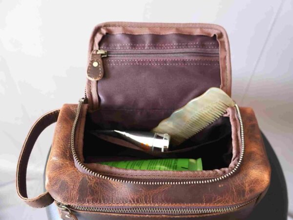 Panoply Leather Brown Toiletry Bag - Image 4