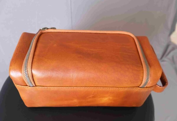 Panoply Leather Light Brown Toiletry Bag - Image 5