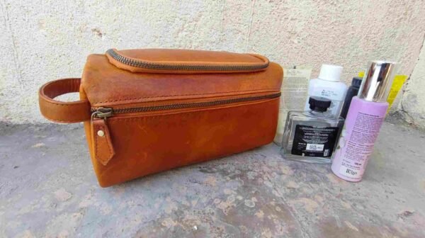 Panoply Leather Light Brown Toiletry Bag - Image 7